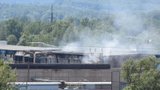 Mohutný požár drátovny v Bohumíně, hasí ho deset hasišských jednotek