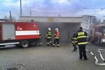 Požár v metru na Palmovce: Na místě je 5 hasičských jednotek, evakuují stanici.