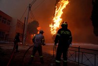 Zabil sousedy a další stovku lidí: Ničivý požár v Řecku způsobil senior, pálil odpad