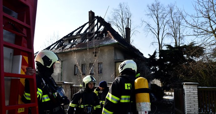 Při požáru rodinného domu v Čimelicích zemřeli dva lidé