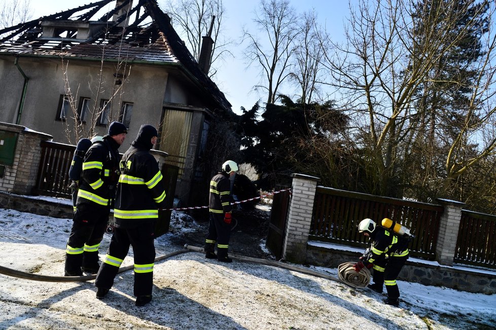 Při požáru rodinného domu v Čimelicích zemřeli dva lidé