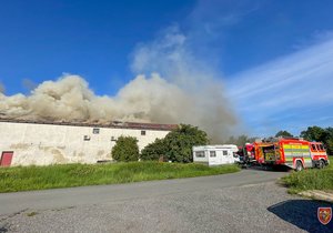 Obří požár penzionu v Žabni u Frýdku-Místku.