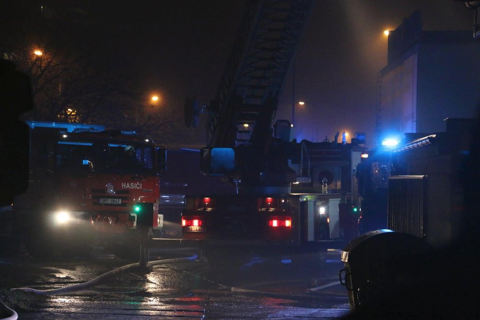 Požár skladovacích hal v olomoucké Babíčkově ulici