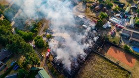 U přehrady Orlík hořelo: V Trhovkách vzplála restaurace, pergoly a karavan