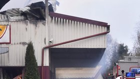 Velký požár na Pelhřimovsku. Výrobní hala za 100 milionů v plamenech
