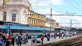 Požár pendolina na plzeňském hlavním nádraží