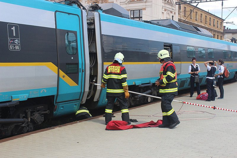 Požár pendolina na plzeňském hlavním nádraží - srpen 2016