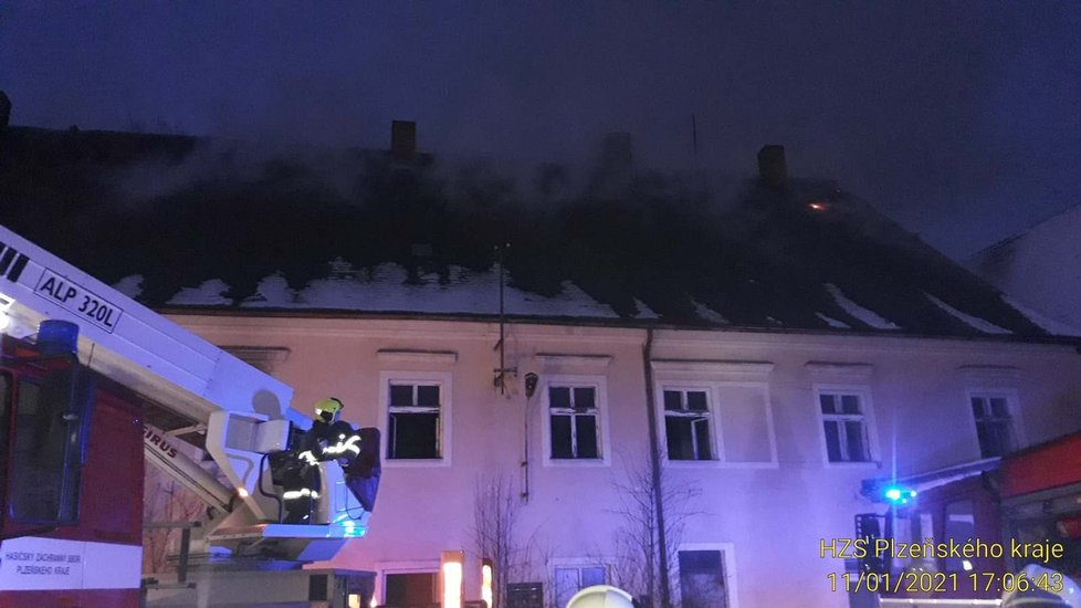 Požár bývalého pivovaru ve Stříbře na Tachovsku