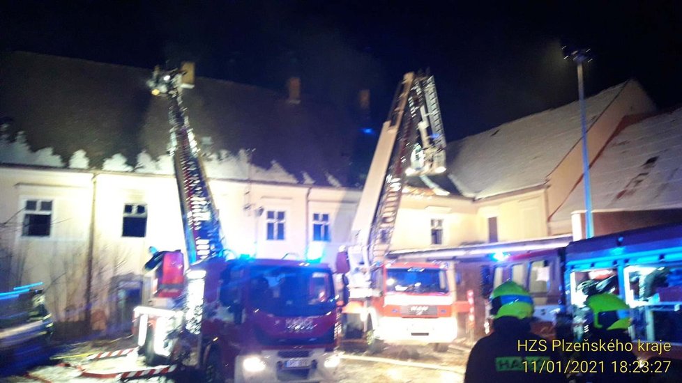 Požár bývalého pivovaru ve Stříbře na Tachovsku