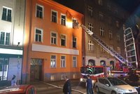 V Karlíně hořel hostel! 16 lidí evakuovali