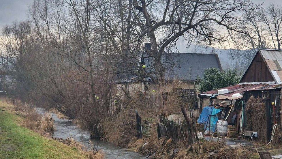 Vyšetřování požáru domku v zahradní kolonii v Předlicích (18. 02. 2023)