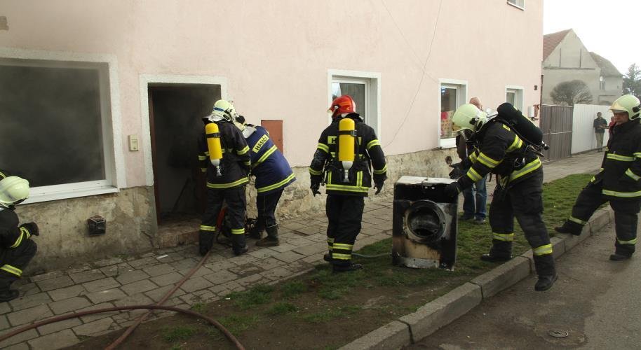 Jak můžou hořet pračky: Požár v Postoloprtech v Ústeckém kraji (březen 2014)