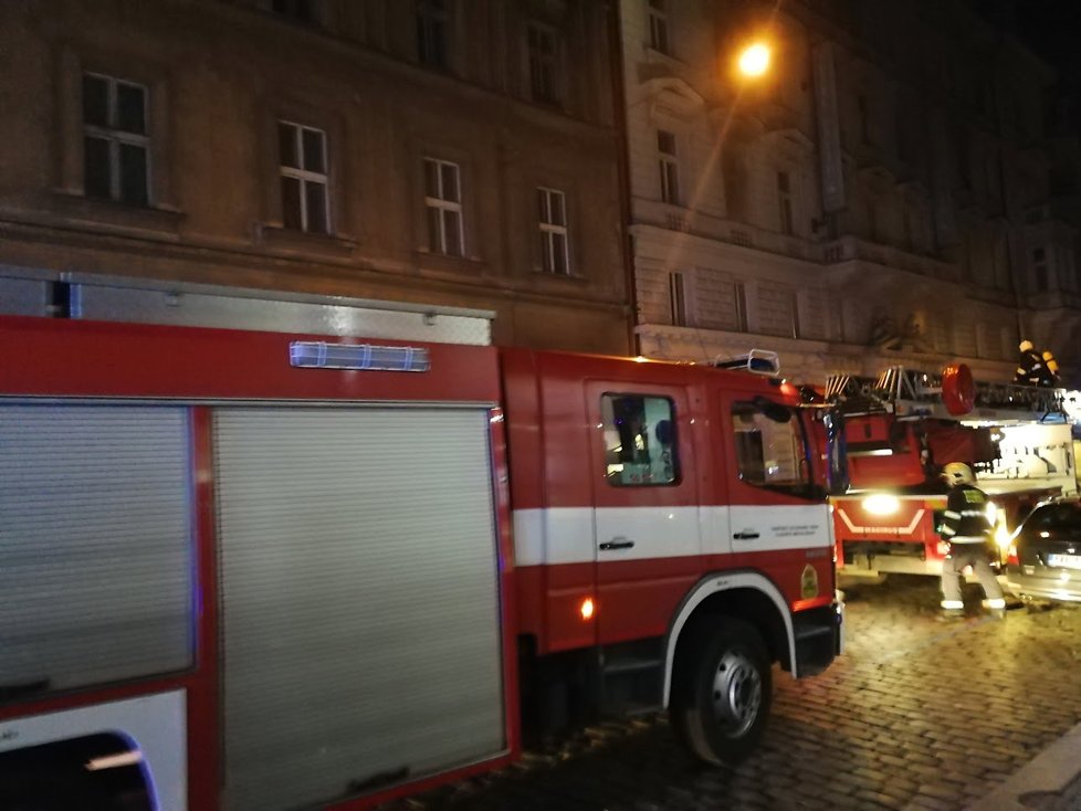 Požár hotelu v Náplavní ulici v lednu 2018.