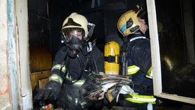 Hasiči zasahovali na místě požáru v pražských Čakovicích