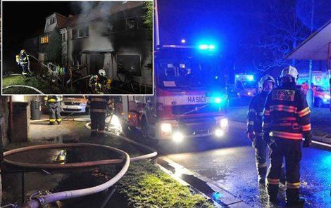 Při požáru rodinného domu v pražských Záběhlicích zemřela žena a dvouleté dítě, dalších 14 lidí z okolních domů bylo evakuováno.