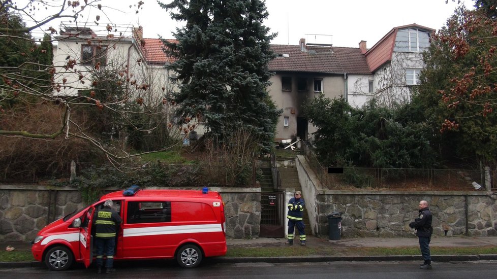 Příčinu tragického požáru policisté vyšetřují.