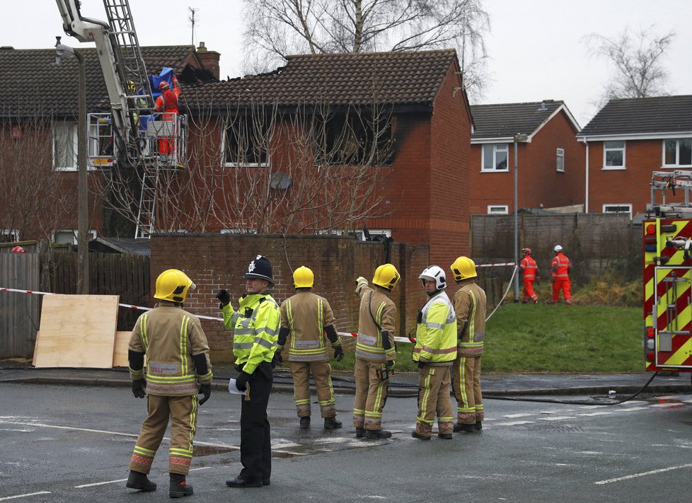 Čtyři děti zahynuly při požáru v Anglii
