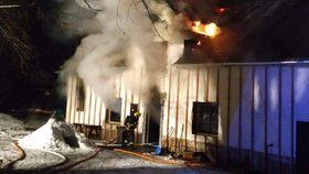 Noční požár domu na Bruntálsku způsobil škodu za 1,5 milionu Kč.