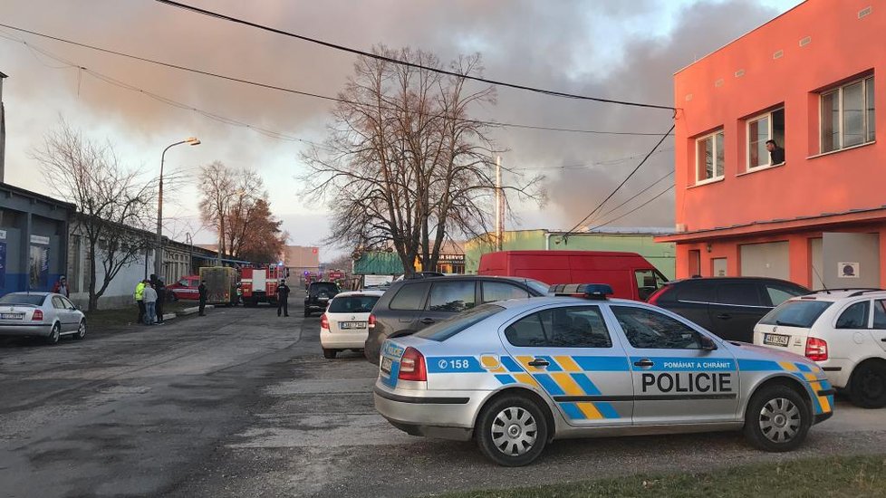 Požár skladu s pyrotechnikou v Horních Počernicích, 13. 12. 2018