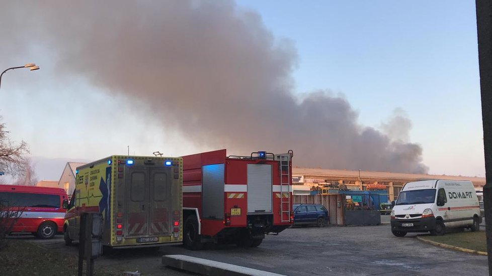 Požár skladu s pyrotechnikou v Horních Počernicích, 13. 12. 2018