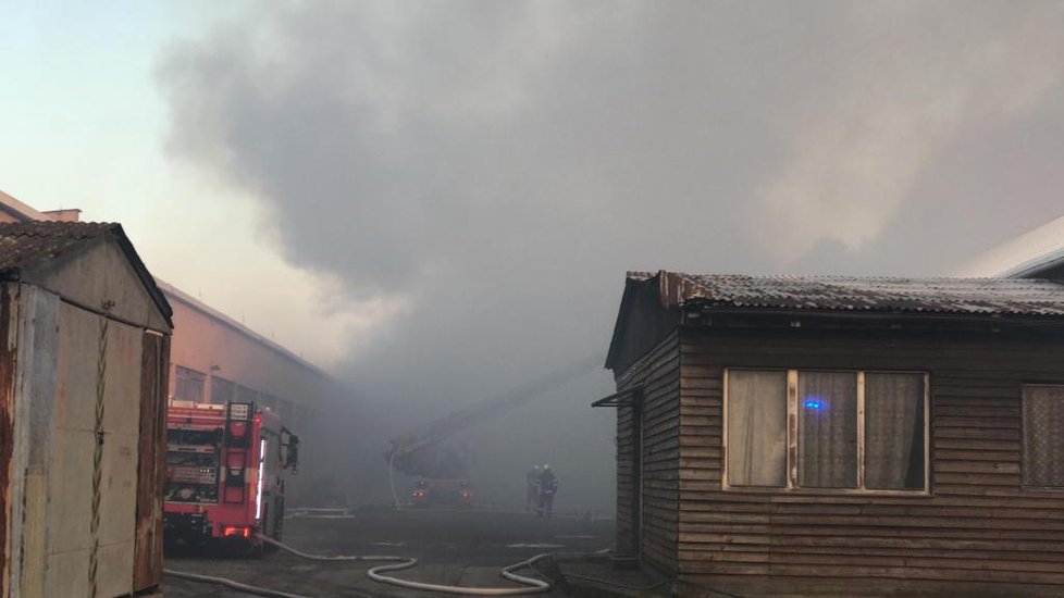 Požár skladu s pyrotechnikou v Horních Počernicích, 13. 12. 2018