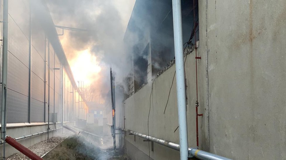 Požár skladu s pyrotechnikou v Horních Počernicích, 13. 12. 2018