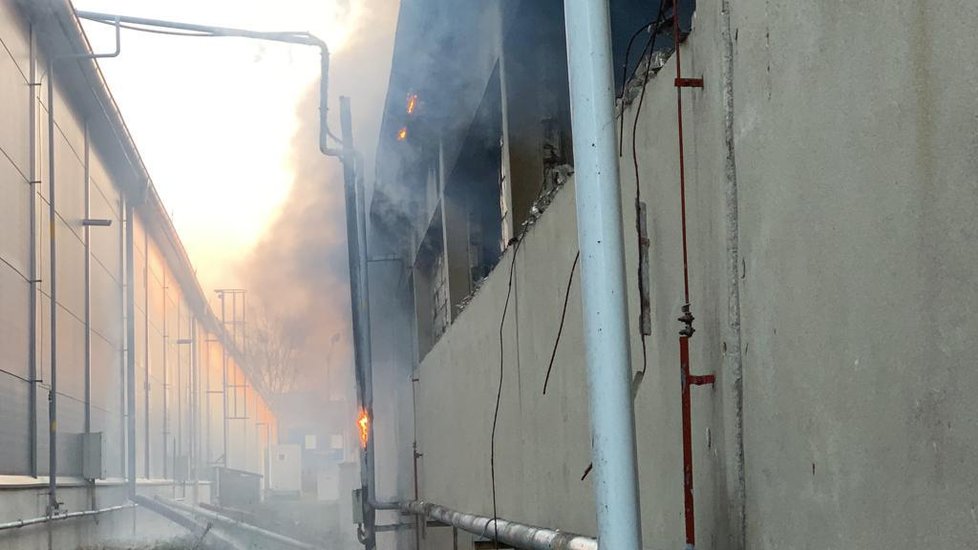 Požár skladu s pyrotechnikou v Horních Počernicích, 13. 12. 2018