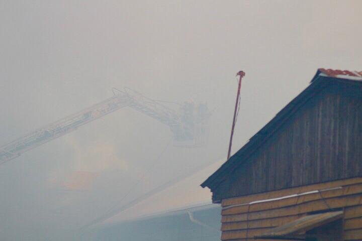 Požár haly s pyrotechnikou v Horních Počernicích, 13. 12. 2018