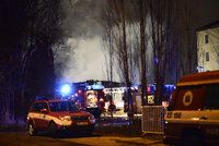 Ohnivé peklo ve Strašnicích: Požár zpustošil halu! Kouř bylo vidět na kilometry