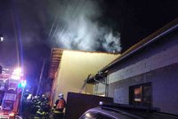 Oheň zničil střechu rodinného domu na Vyškovsku: Škoda je 1,5 milionu