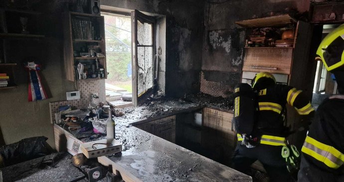 Při požáru v Dolní Studénce zemřelo šest border kolií: Zranil se i majitel, škoda je přes milion korun