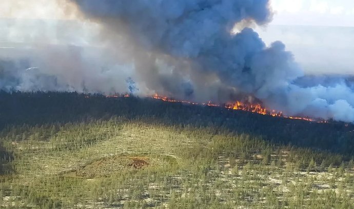 Ruskou tajgu zachvátily nebývalé požáry, mohou ztížit i agresi na Ukrajině