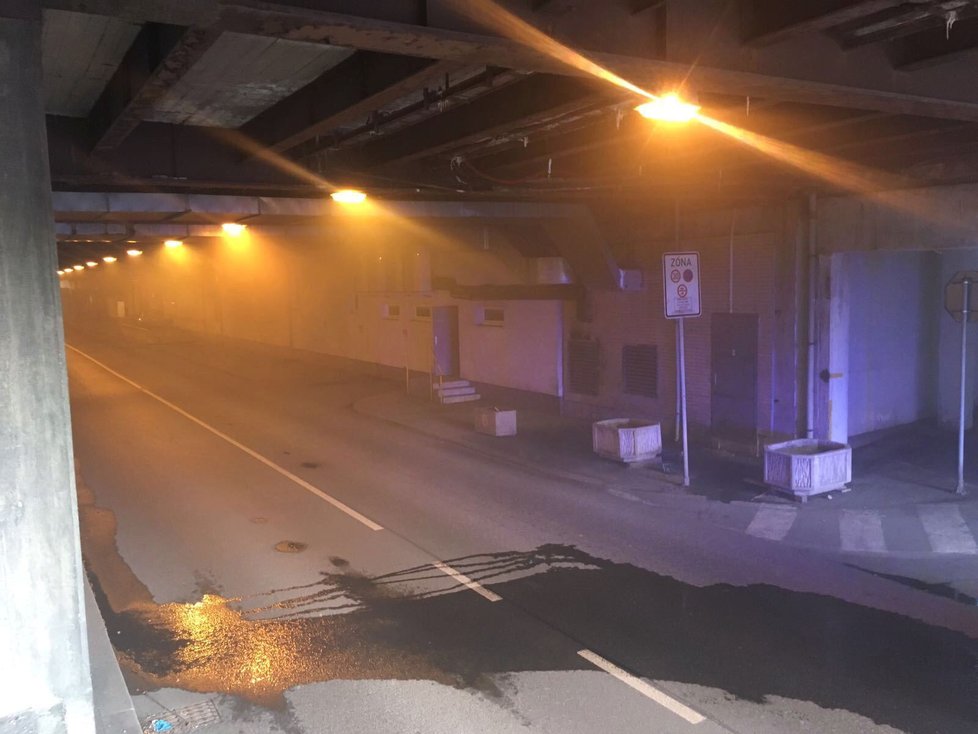 Hasiči museli evakuovat celý hotel Thermal kvůli požáru sauny v podzemní části.