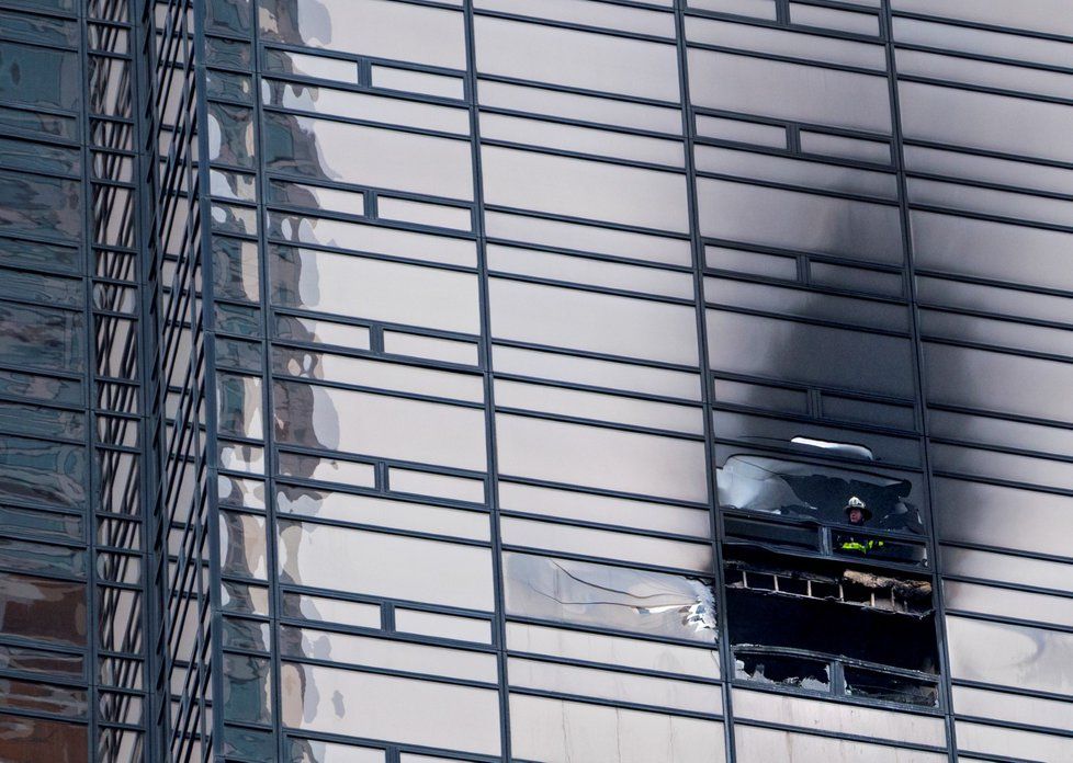 Požár v Trumpově mrakodrapu byl omezen na jeden byt, jeho obyvatel zemřel.