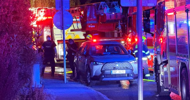 Požár ubytovny v ulici Jindrova v Praze 13.