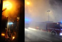 Na pražském Bohdalci hořelo: Bývalou ubytovnu zachvátil požár