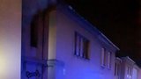 Požár rodinného domu v Brně: Záchranáři uvnitř našli a úspěšně oživili seniora