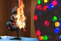 VIDEO: Požár od vánočních světýlek! Jak ho uhasit? Poznáte ta bezpečná?