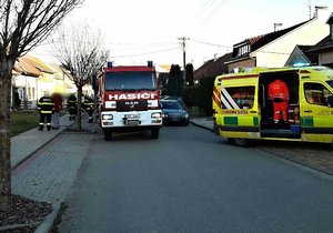 Hasiči našli při požáru rodinného domu ve Velkých Pavlovicích mrtvolu muže.