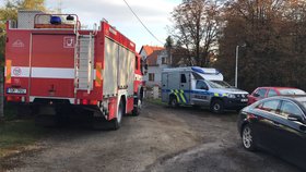 Po požáru ve Veltrusech na Mělnicku našli hasiči lidské ostatky.