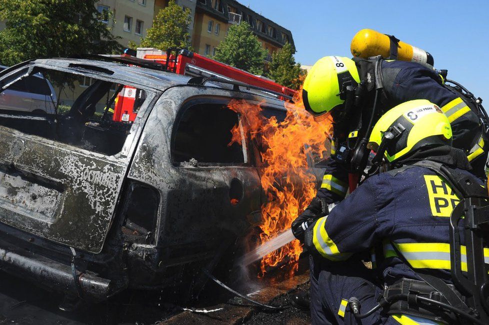 23. července 2019: Požár vozidla v Praze na Barrandově.