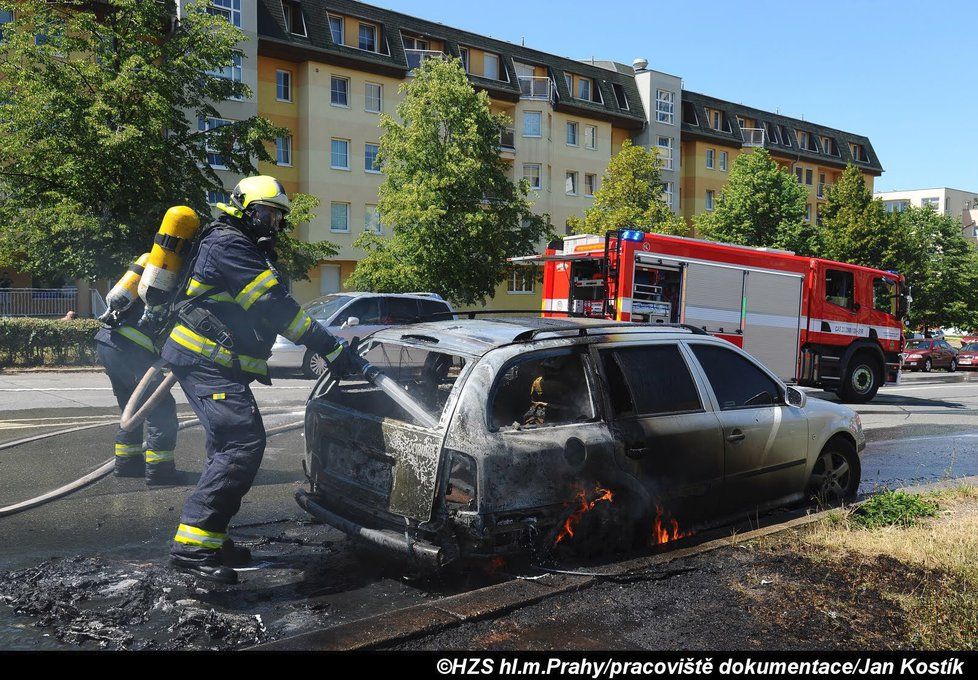 23. července 2019: Požár vozidla v Praze na Barrandově.