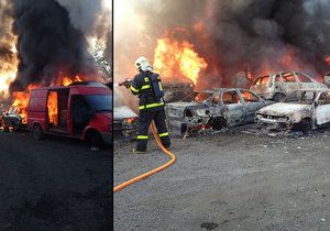 Na Frýdecko-místecku hořelo vrakoviště. Hasiči potřebovali sedm cisteren s vodou.