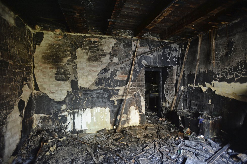 Žena ve Vršovicích podpálila dům, ze kterého se měla ráno vystěhovat.