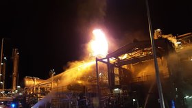V Litvínově v chemičce došlo k výbuchu a požáru.