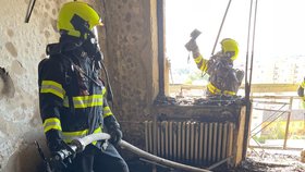Ve Vyškově zachvátil požár byt v 7. patře výškové budovy. S ohněm bohovaly tři jednotky hasičů.