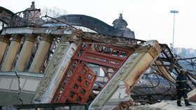 Trosky po požáru Průmyslového paláce