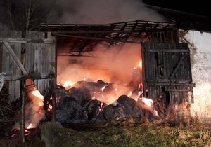 Požár zemědělského objektu ve Všerubech na Domažlicku