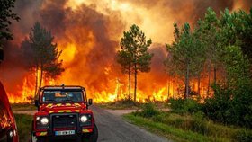 Ničivé požáry na jihu Francie (16.7.2022)