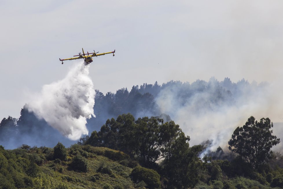 Ostrov Gran Canaria zasáhl obří požár. (srpen 2019)